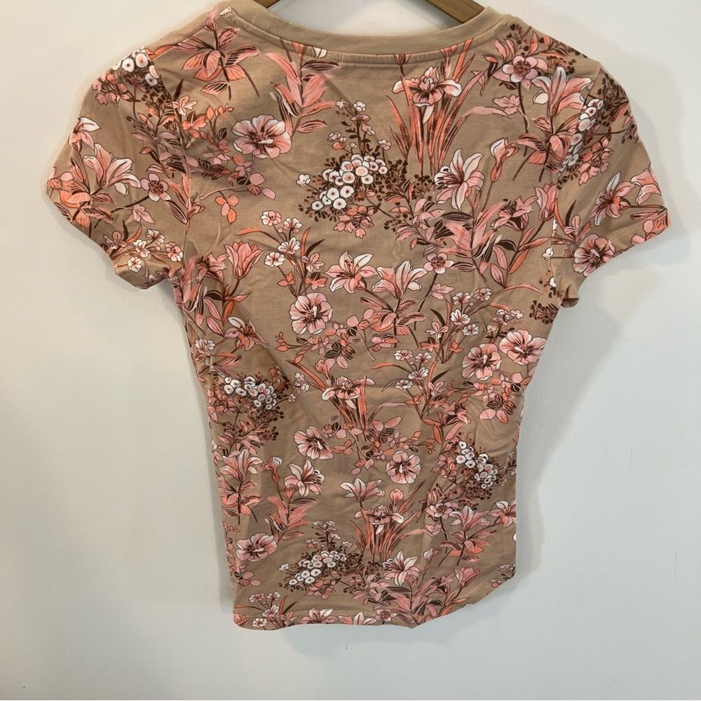 NWOT Isaac Mizrahi! Short-Sleeve Knit Top Floral | Size XXS - Picture 6 of 9